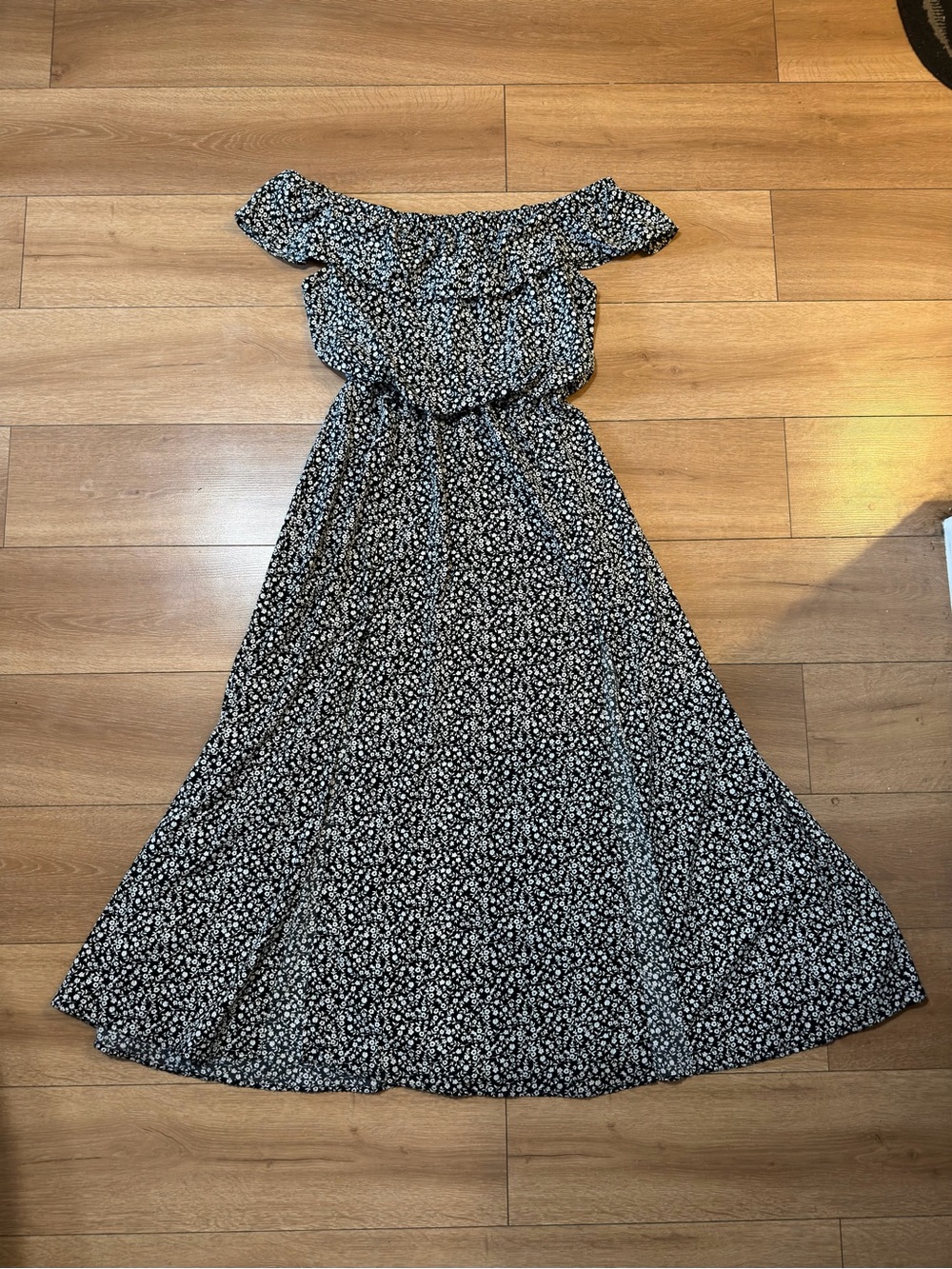 Premier Amour Size 14 Black White Ditsy Floral Off Shoulder Maxi Dress